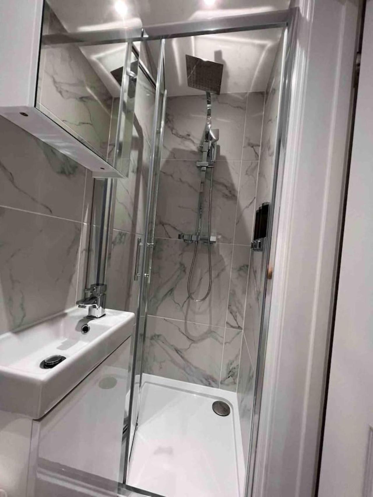 Pensiune London- Zone 2 En-suite Londra